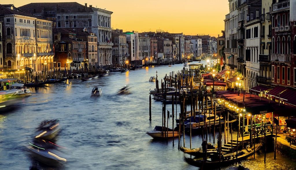Рейтинг самых популярных городов в октябре 2017 возглавила Венеция.