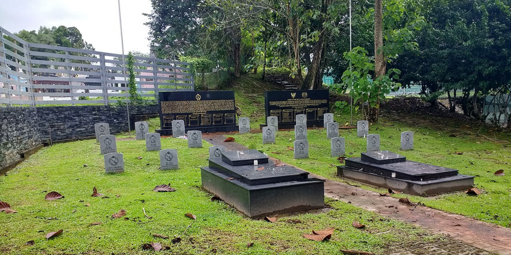 Фото Кучинг: Памятник героям, Саравак (Кучинг, Мири, Сибу, Бинтулу), Малайзия