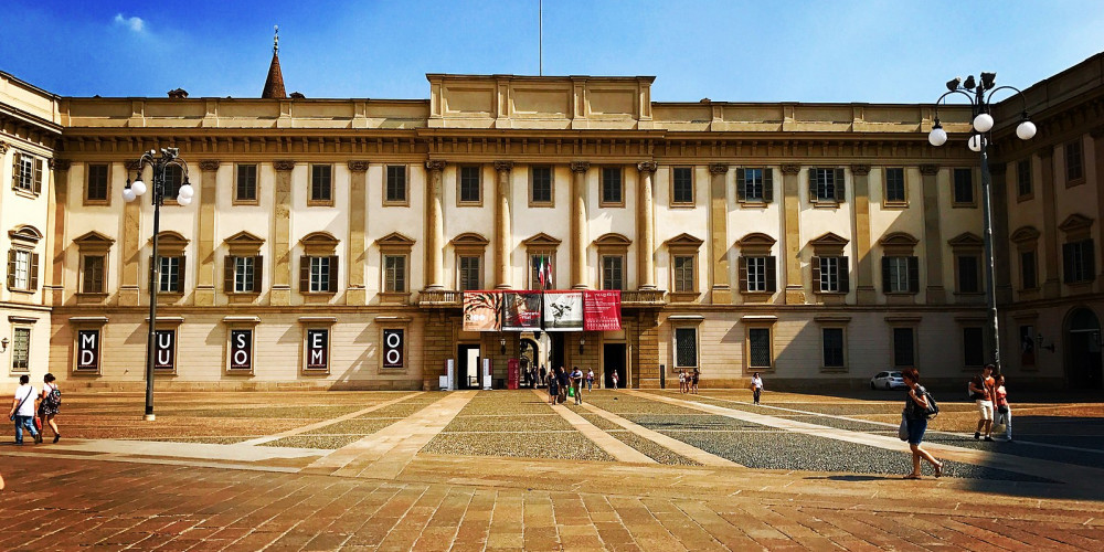 Фото Милан: Королевский дворец, Ломбардия (Милан, Брешиа, Варезе, Бергамо, Комо, Монца), Италия