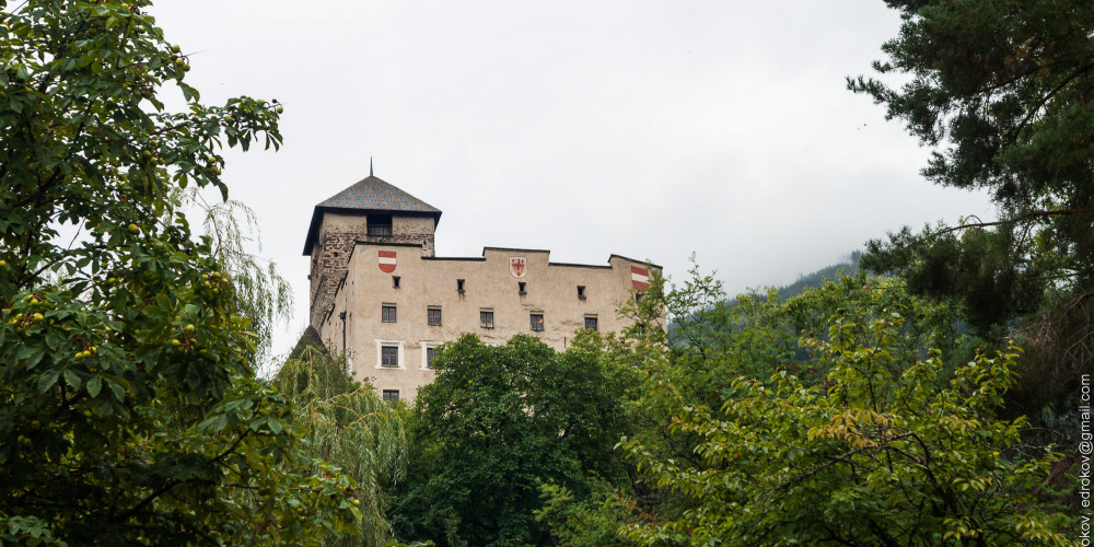 Фото Ландек: Замок Ландек, Тироль, Форарльберг (Инсбрук), Австрия