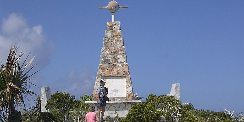 Фото Лонг-Айленд: Памятник Колумбу, Нью-Провиденс (Нассау), Андрос, Эксума, Кот, Инагуа, Багамские Острова