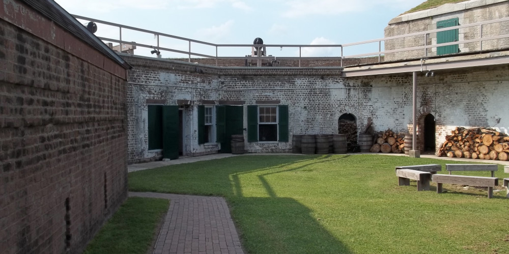 Фото Грузия - Саванна: Старый Форт Джексон (Музей), Джорджия, Юг (Колумб, Саванна, Олбани), Соединенные Штаты Америки
