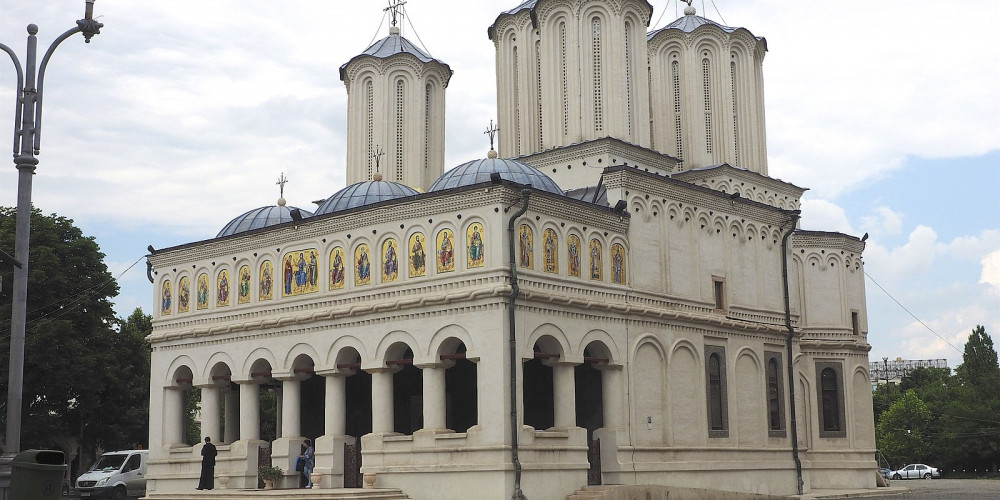 Фото Бухарест: Румынский православный Патриарший Собор, Бухарест / Юг (Крайова, Плоешти, Кэлэраши, Слатина), Румыния