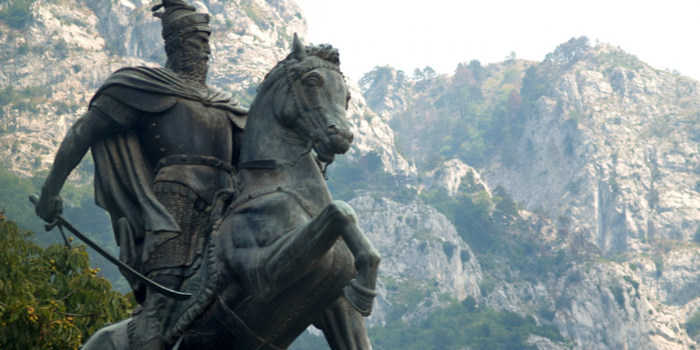 Фото Круджа: Монумент Скендерберга, Север (Тирана, Дуррес, Шкодер), Албания