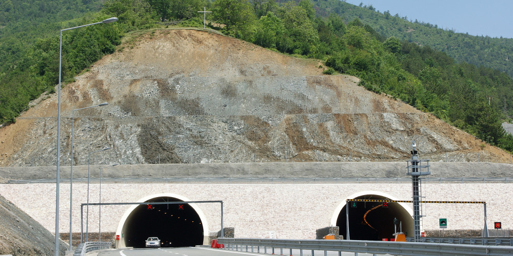 Thirrë-Kalimash Tunnel, Север (Тирана, Дуррес, Шкодер), Албания