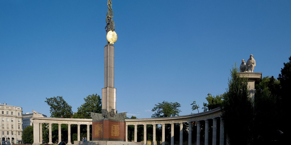 Фото Вена: Советский военный мемориал, Вена, Нижняя и Верхняя Австрия (Линц, Санкт-Пёльтен, Кремс, Штайр), Австрия